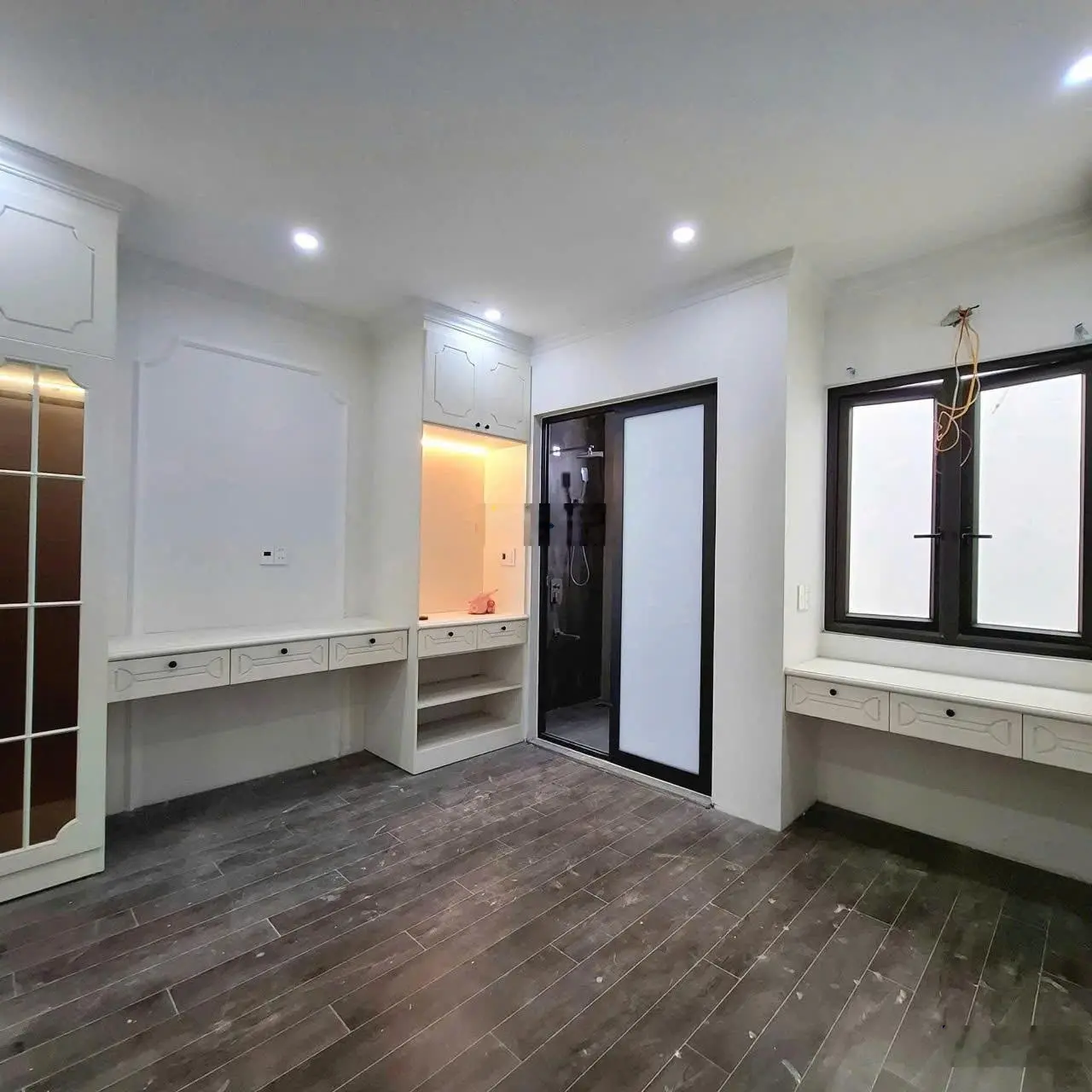 Nhà đẹp lung linh - sân cổng riêng để ô.tô - tuyến 2 ngõ thẳng Thiên Lôi
