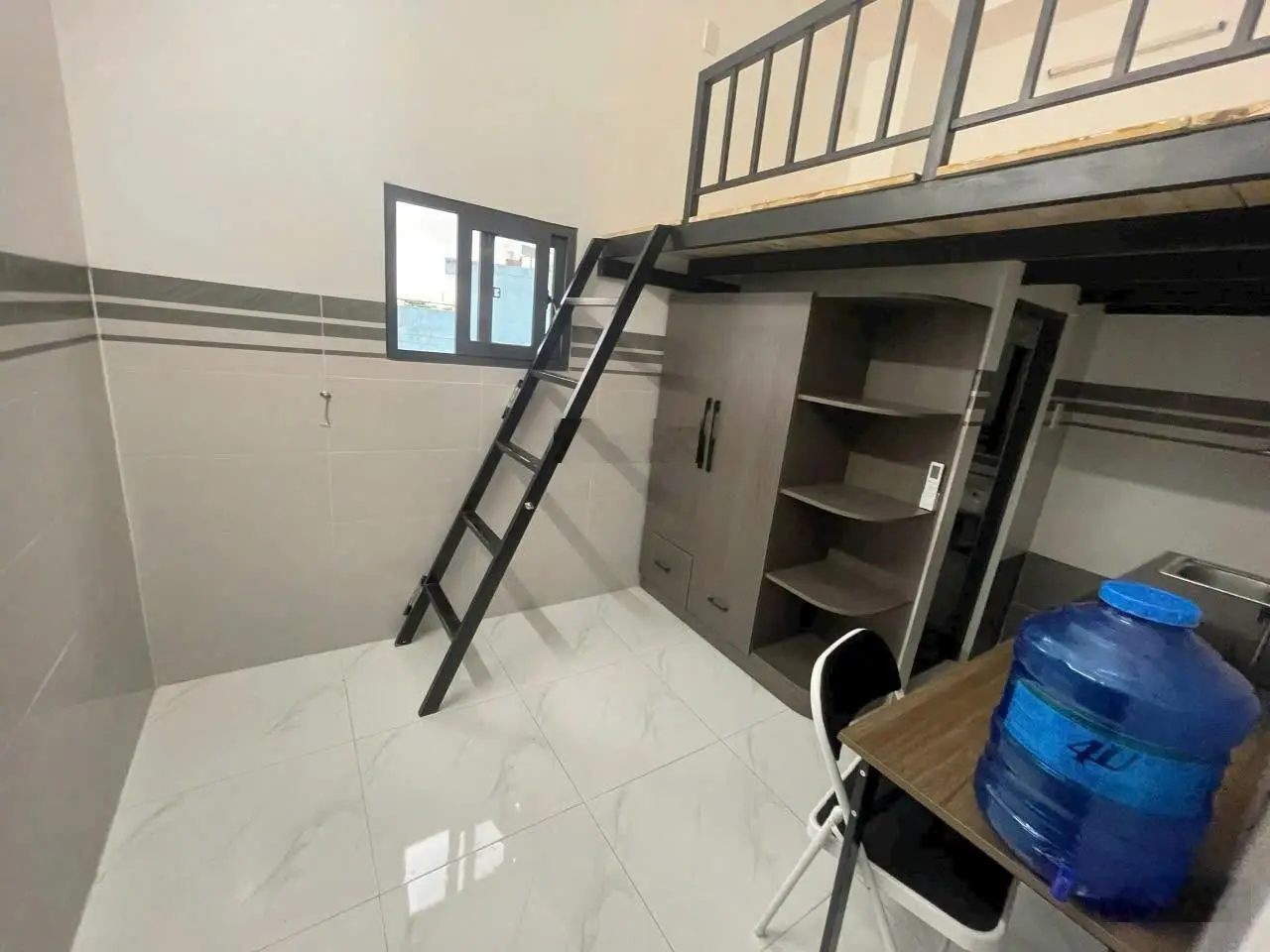 Gần ĐH Ngân Hàng 6 tầng 30 phòng khép kín full nội thất cho thuê tầm 140tr/th-dòng tiền gần 8%/năm