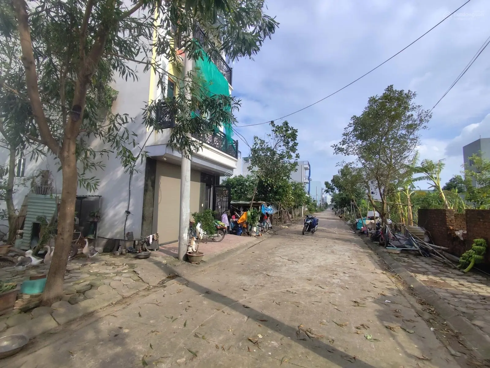 Bán lô 63.6m2 mặt tiền 4.22m đất dịch vụ Lại Yên. Cách VĐ 3.5 hơn 1km đi mất 2 phút. Giá tốt nhất
