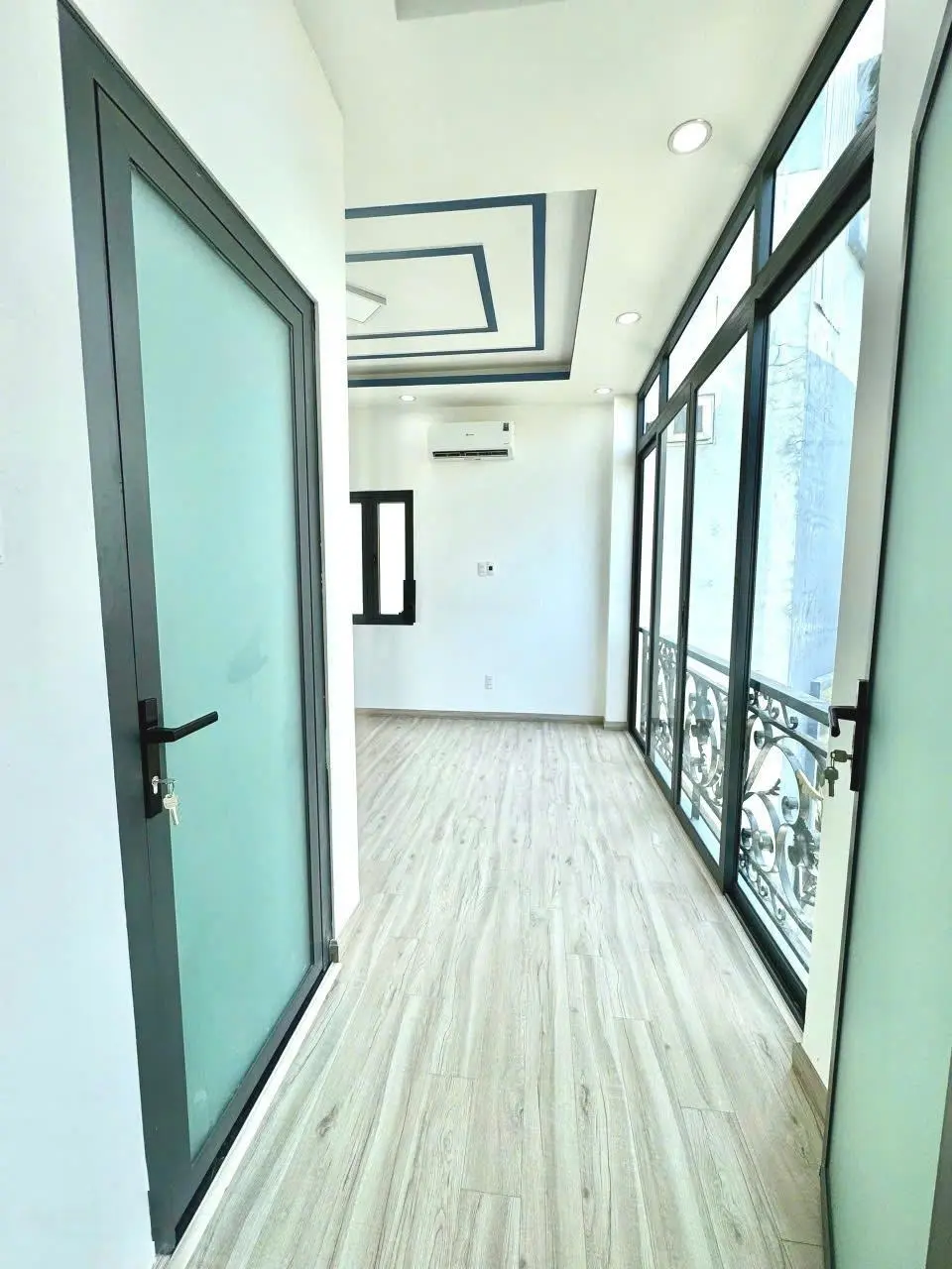 nhà Phú Nhuận siêu vi trí, xe hơi ngủ trong nhà