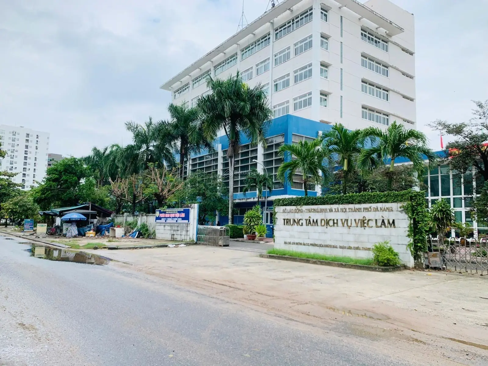Bán gấp Đất mặt tiền đường 7m5 đối diện Trung Tâm Việc Làm Âu Cơ, gần Lạc Long Quân. 95m2