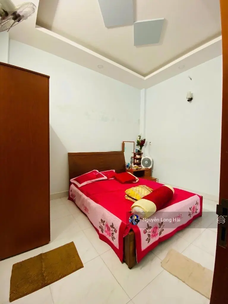 Nhà 4 Tầng, Ngay Miếu Bình Đông , Bình Tân, 4m X 10m, Giá 4.7 Tỷ, Hẻm Xe Hơi