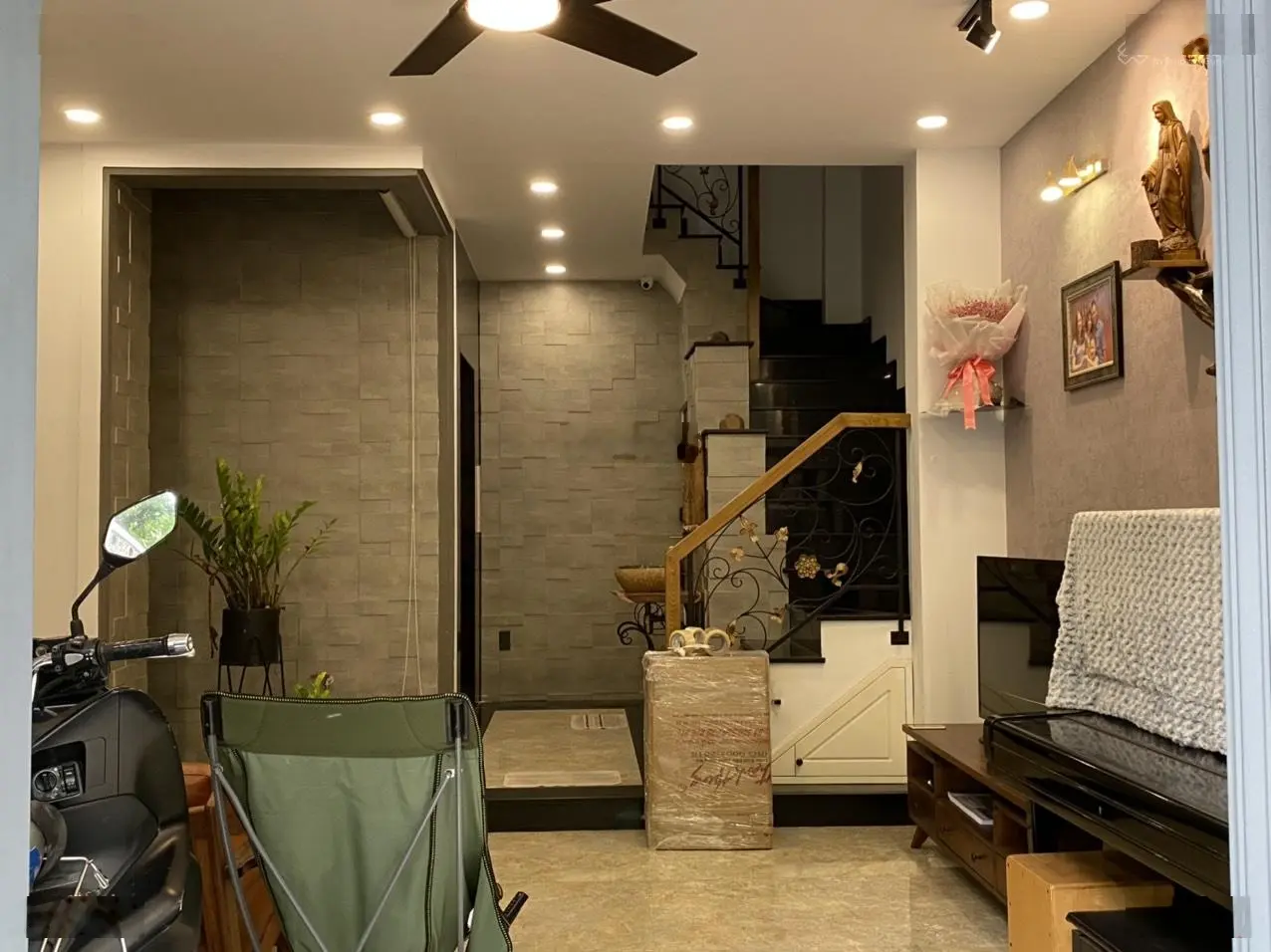 Hẻm 5m thông Phan Văn Trị! Nhà mới 6 Tầng 4,4x14m sổ A4. Khu sang, có thể vừa ở vừa KD đa lĩnh vực.