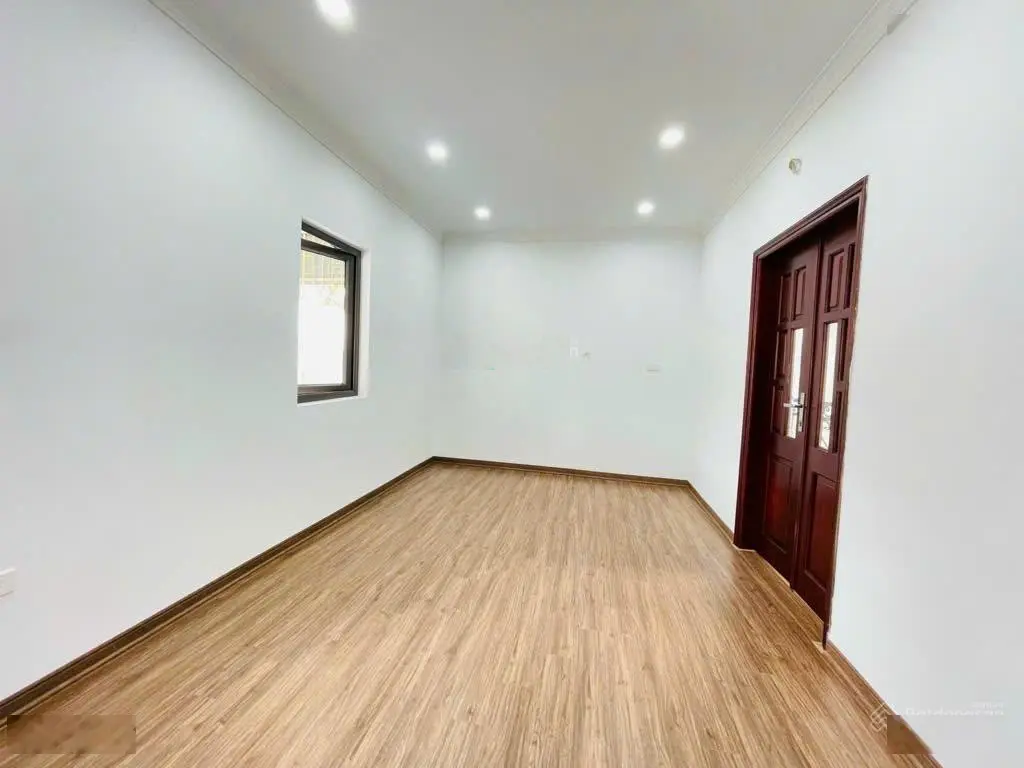HIẾM !! Ô tô đỗ cửa | Kinh Doanh | Sổ vuông vắn | 42m2 Phố An Dương | 7,5 Tỷ ( có TL )