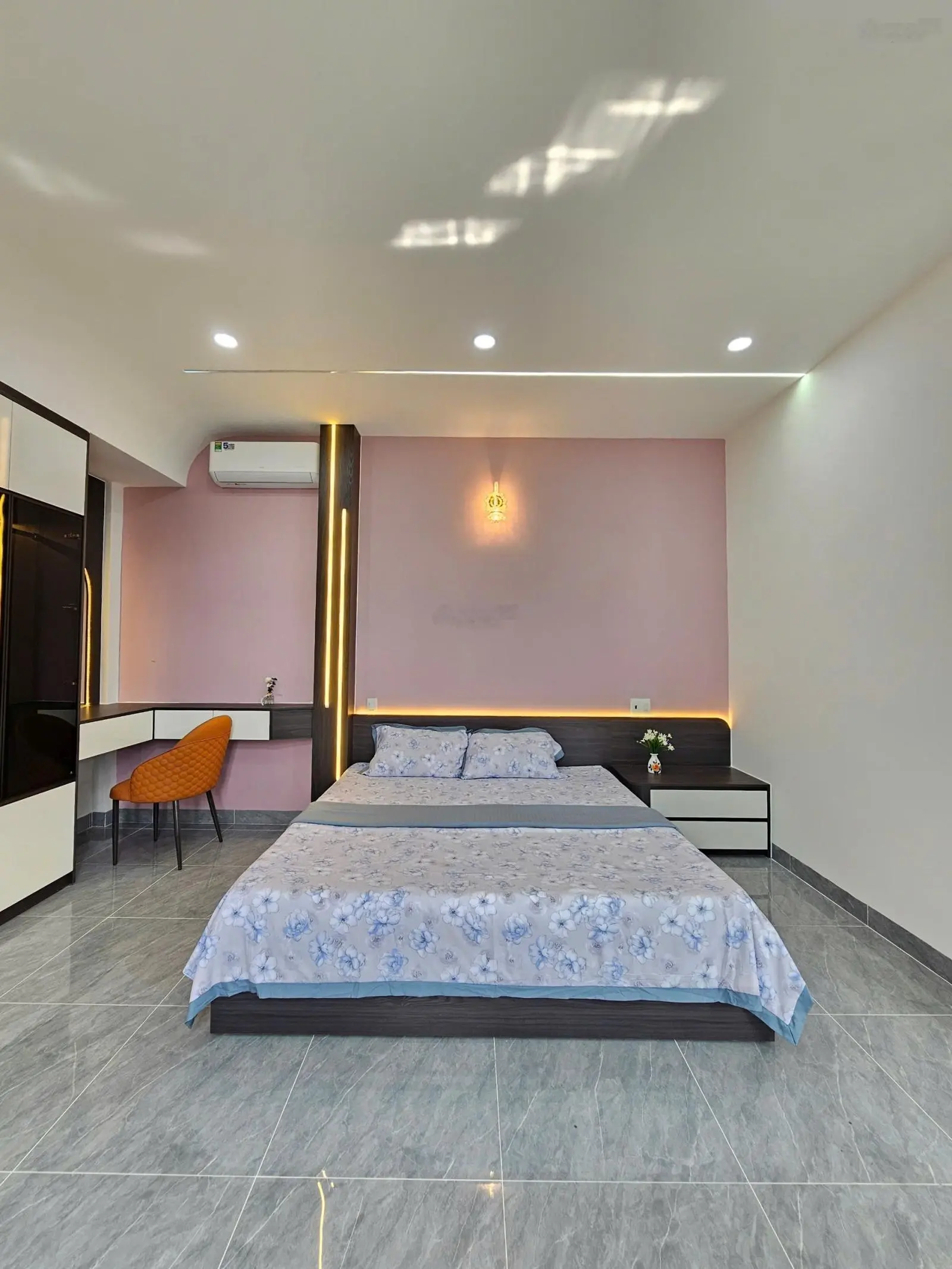 Căn Góc 2 Mặt Tiền: 6Tỷ800_92m2 Nhà 1 Trệt 2 Lầu Full Nội Thất KDC Phú Hồng Thịnh 8, TP.Thuận An