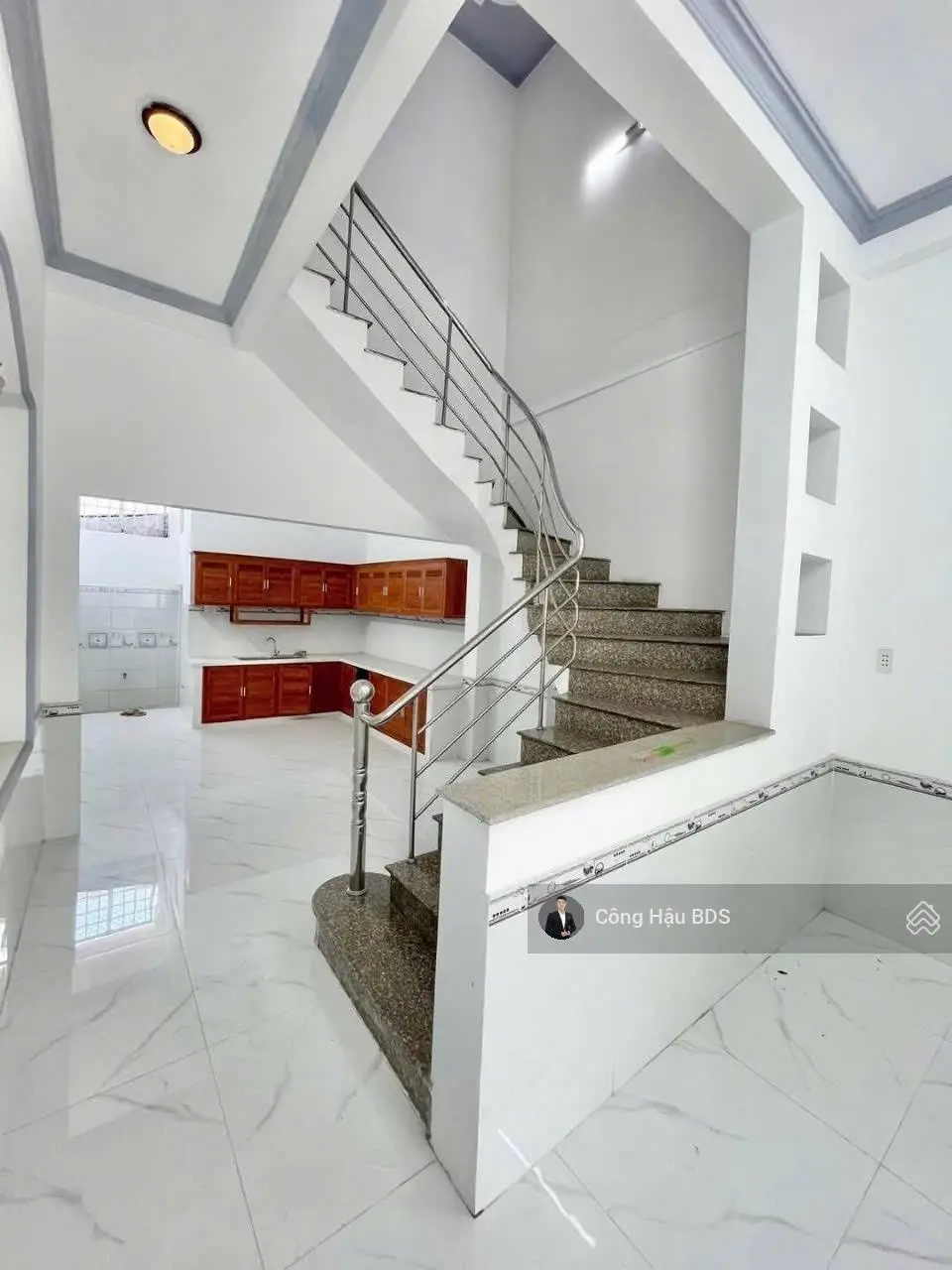 Bán Nhà Trệt- Lầu MTKD Đối Diện Trường Học. DT: 60M2. (4x 15m). Đường Nhựa 8M. Giá: 3.890 Tỷ TL