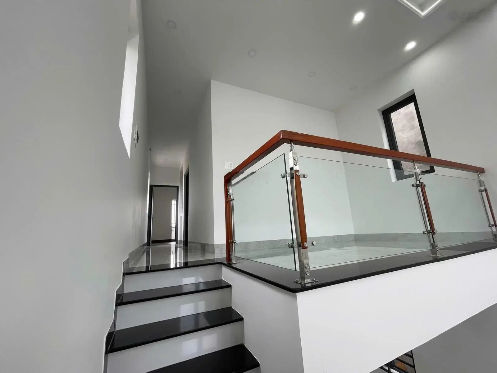 Nhà gác lửng gần trung tâm biên hòa với 550 triệu