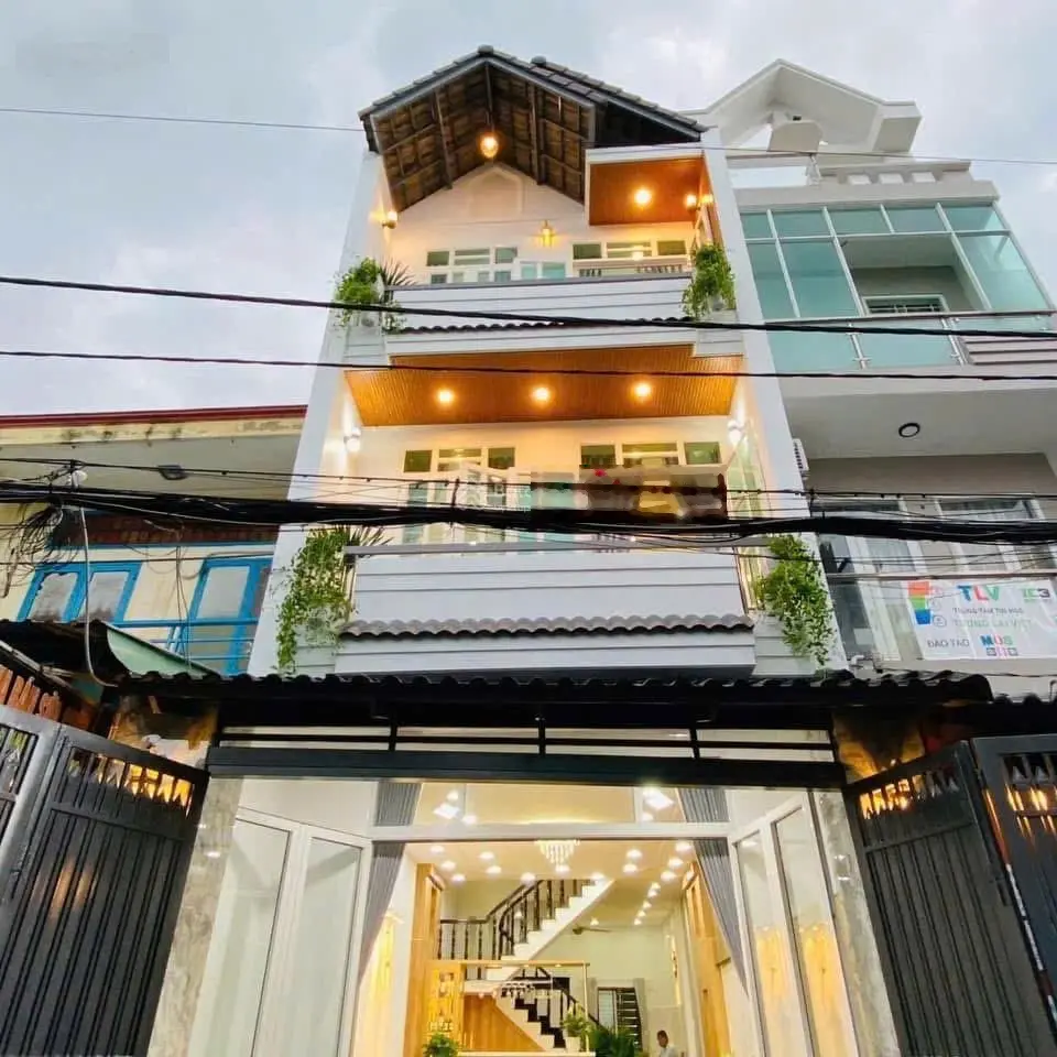 Bán nhà sẵn HD thuê 22tr/tháng đẹp ngay Trần Quang Diệu, P14, Q3. DT 49,1m2, cực yêu cho AC đầu tư