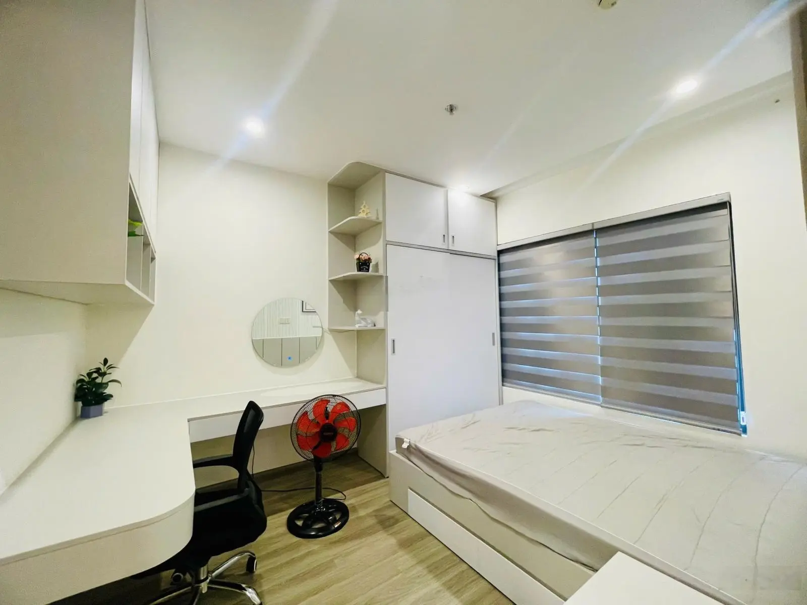 Chỉ 2tỷ85 căn 2 phòng ngủ full nội thất Beverly Solari Vinhomes Quận 9