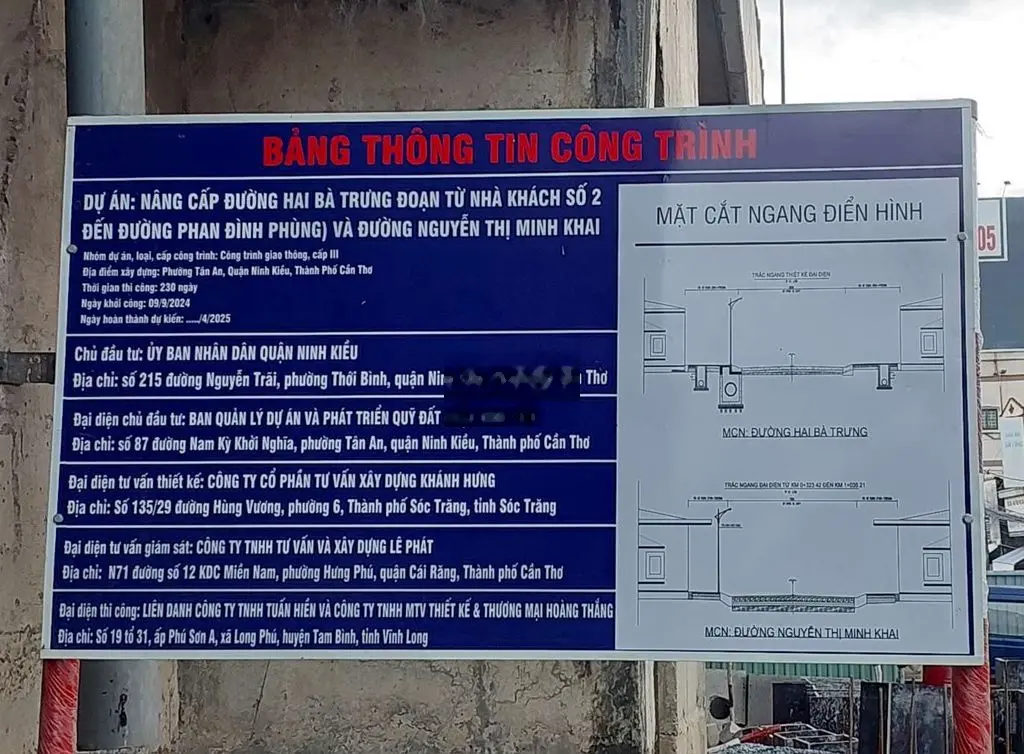 Nhà 1 trệt 2 lầu