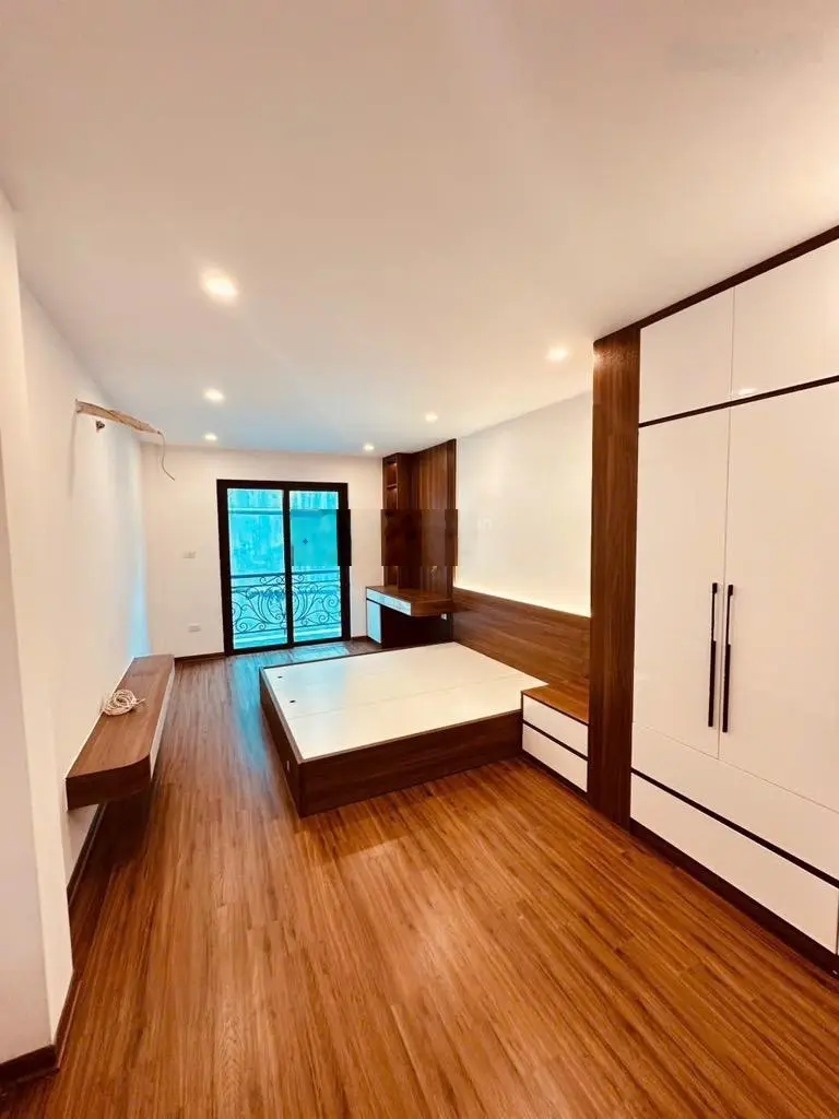 Bán nhà riêng 45m2, 6 tầng, thang máy tại Đại Từ. Rất gần phố, nhiều tiện ích. Ở sướng