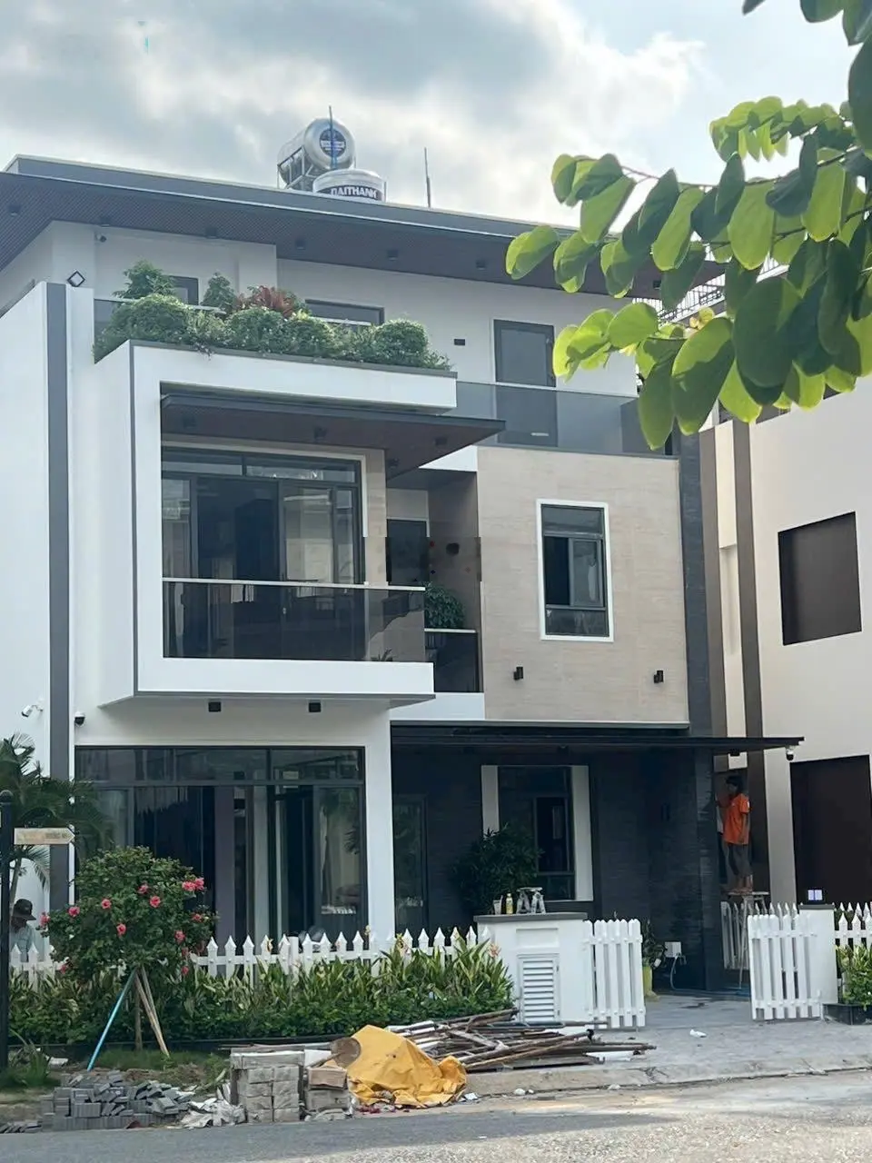 Biệt thự đơn lập view công viên. TT 880 triệu nhận nhà còn lại góp 2 năm không lãi