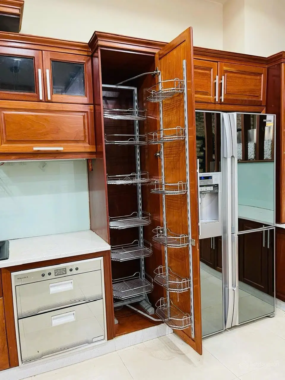 Bán nhà khu 6b intresco gần quận 7,8. dt: 100m2. full nội thất. có sổ hồng. giá bán: 11,1 tỷ ( tl)