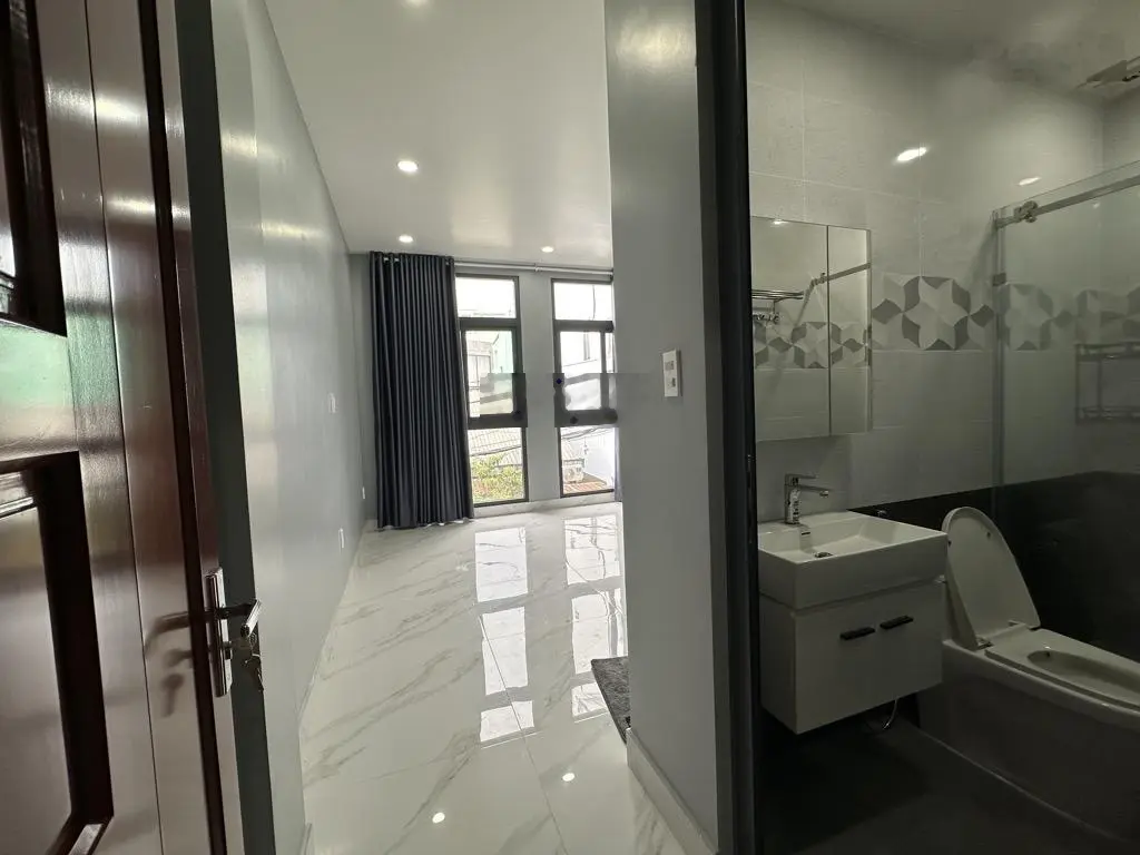 Bán gấp nhà mới Quận 10 - Hòa Hưng - 4 tầng - 63m2 - vào ở ngay - nội thất cao cấp - xe hơi vào nhà