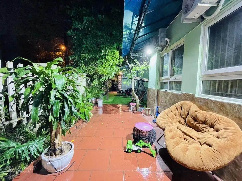 Bán căn hộ chung cư Việt Hưng siêu đẳng cấp - sân vườn, 03 thoáng - full nội thất, DT: 98m2