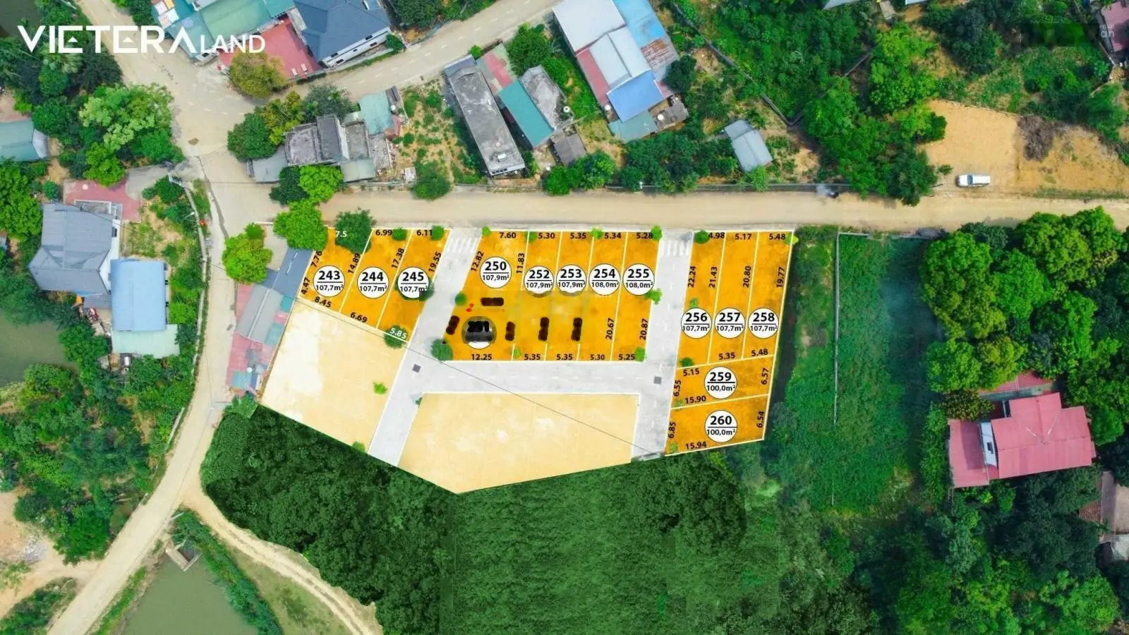 Cần thanh khoản lô góc 2 mặt tiền 100m2 mặt tiền rộng hơn 8m và hơn 12m trục chính Phú Mãn Quốc Oai