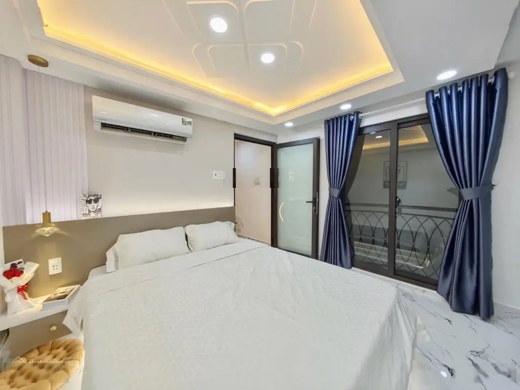 Bán nhà phố - khu dân trí cao - nhà mới dọn vào ở ngay