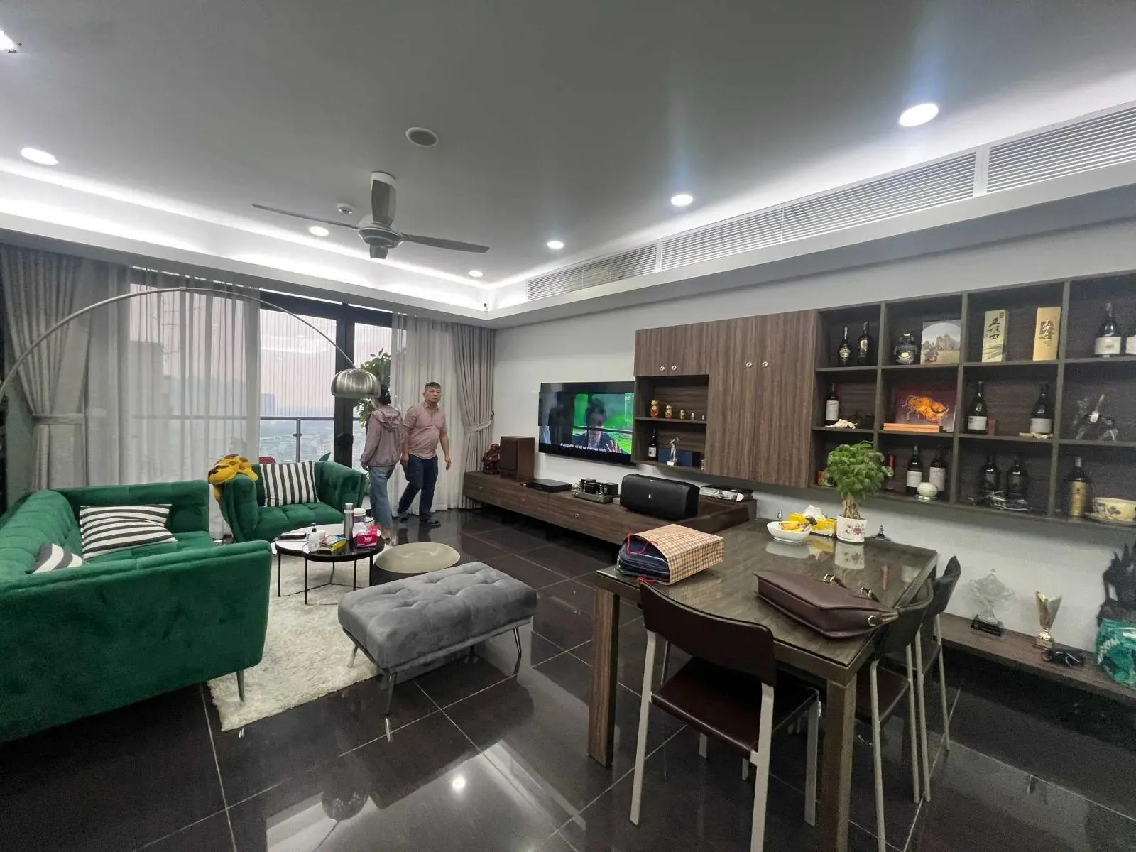 (Giá thật) Chính chủ bán căn 135m2, 3 phòng ngủ + tầng trung 9,5 tỷ, chung cư Bohemia