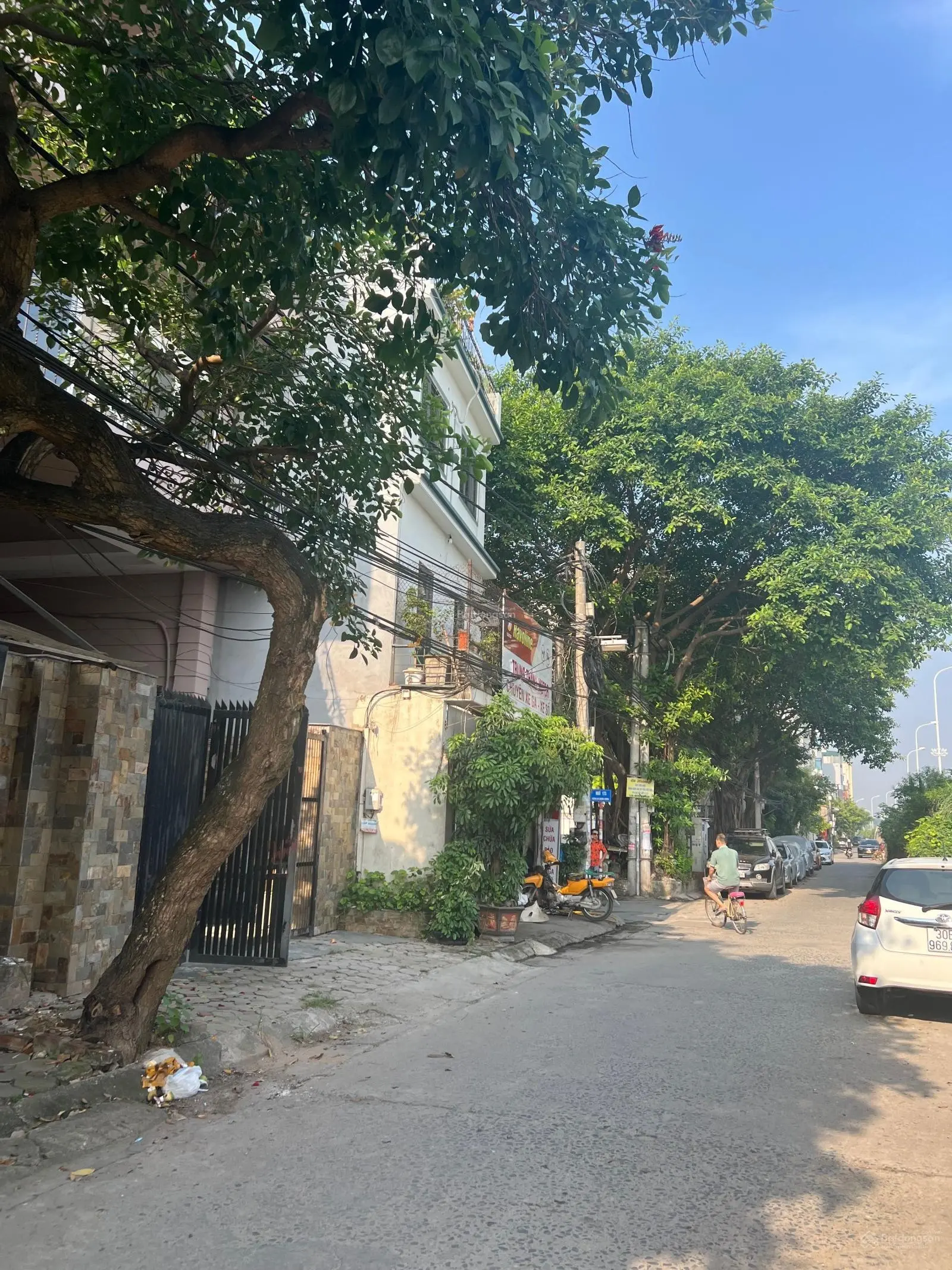 Chính chủ bán nhà mặt phố 180m2, mặt tiền 7.5 mét view trọn sông Hồng giá chỉ 51.5 tỷ 0903 432 ***