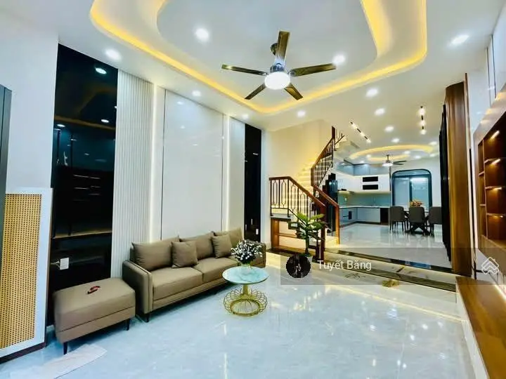 Gía cắt lỗ sâu chỉ 3 tỷ 2 ngay đường Ngô Quyền,Hiệp Phú,quận 9.Phía sau Vincom Plaza Lê Văn Việt.