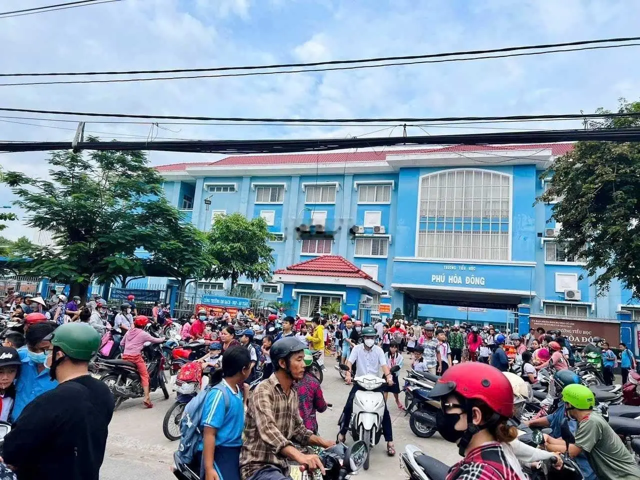 Chính chủ bán miếng đất 80m2 full thổ cư, sổ hồng riêng, giá chỉ 1 tỷ tại Phú Hòa Đông