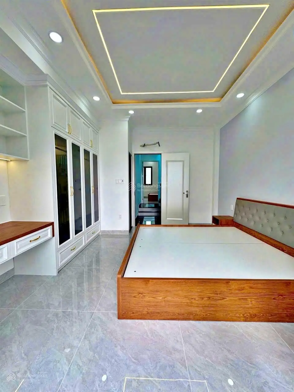 Bán Nhà 4 Tầng, DT61m2 Xây Mới, Đường Thông Đối Diện Vạn Phúc City
