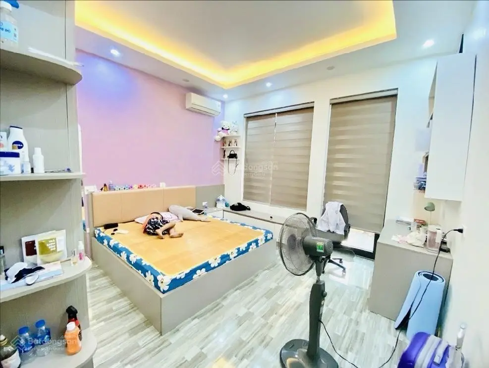 Chính chủ bán căn ngay ngã tư Vạn Phúc lô góc nhà đẹp ngõ ô tô vào nhà, 39m2, 5T, MT 4m, 8.29 tỷ
