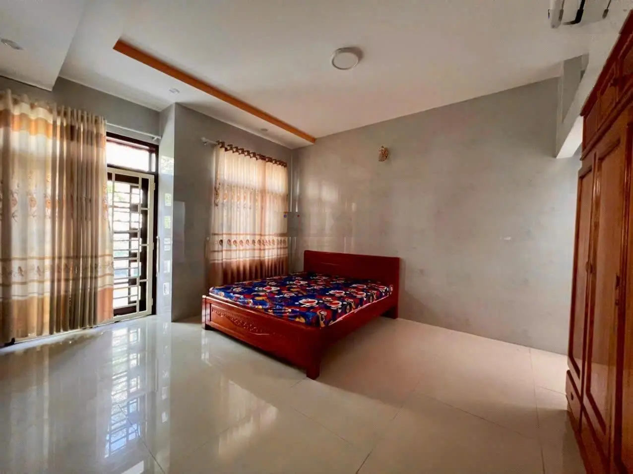 Bán nhà 3 tầng mặt tiền Đường Dã Tượng TTTP Nha Trang, gần biển, gần công viên. Sổ đỏ hoàn công.