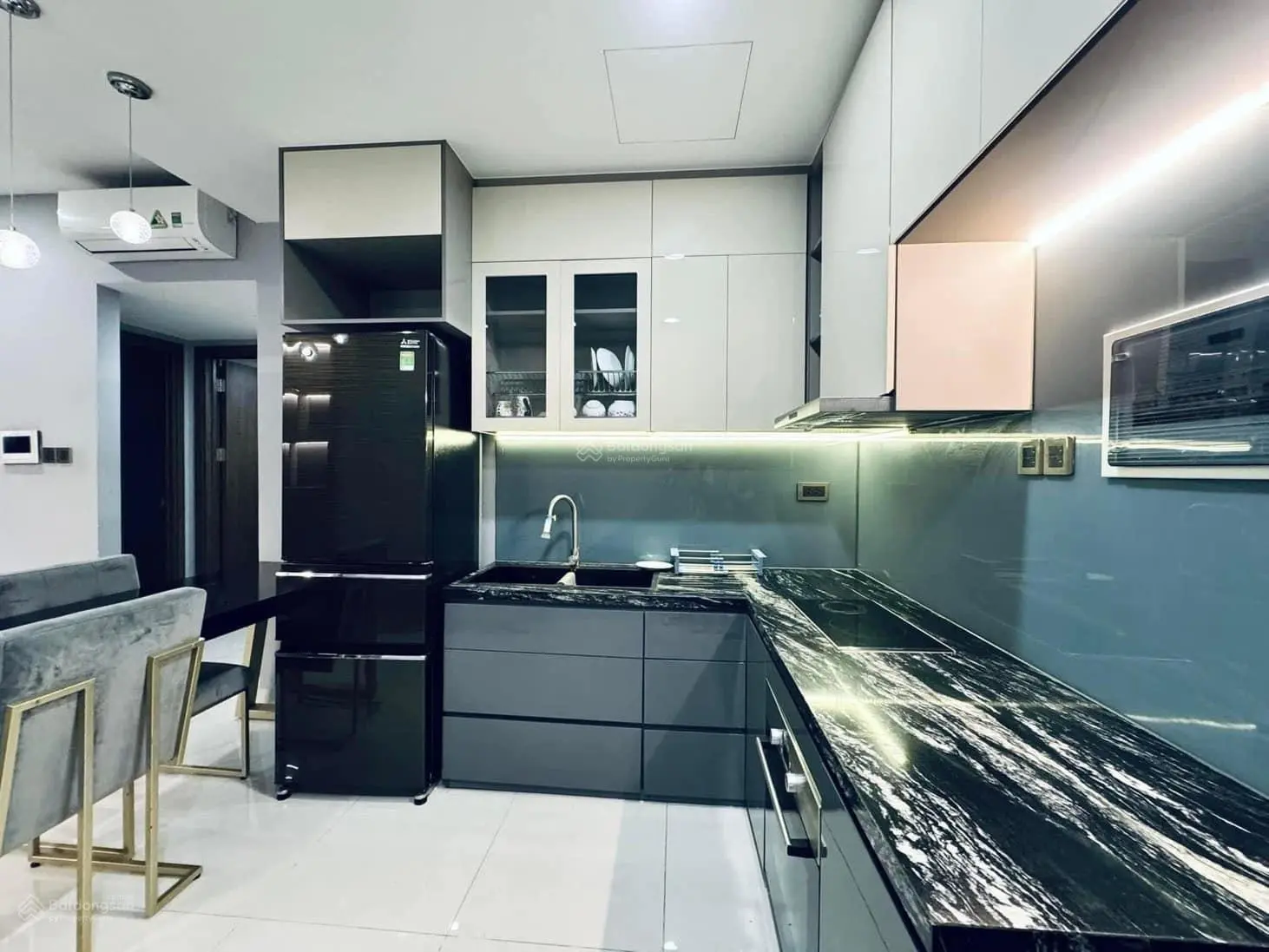 Chính chủ cần bán gấp căn hộ 2PN 2WC 72m2 Saigonres nội thất cơ bản bao sang tên