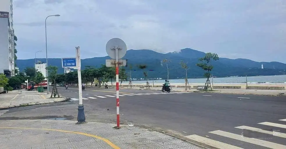 Lô đất cực đẹp diện tích 170.6m2 đường Lê Văn Thứ