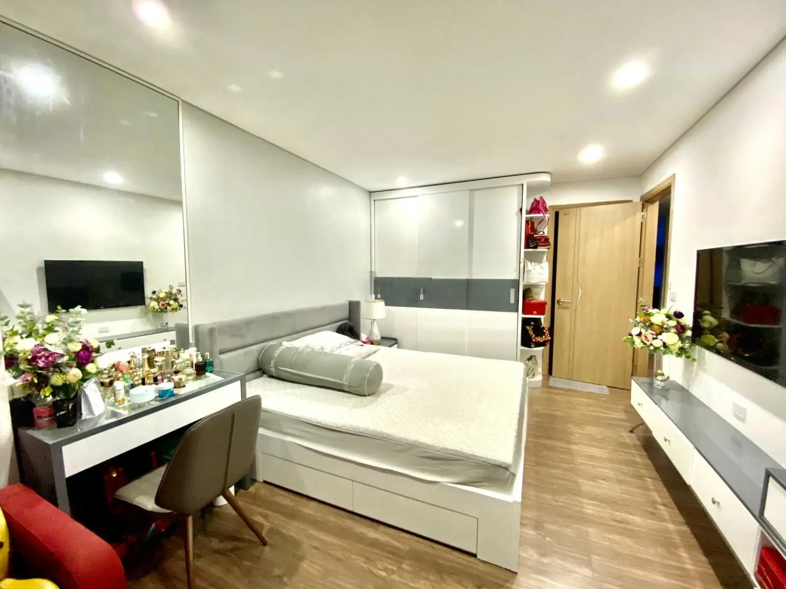 Tôi chính chủ cần bán gấp căn 120m2 chung cư Hei Tower, giá thương lượng