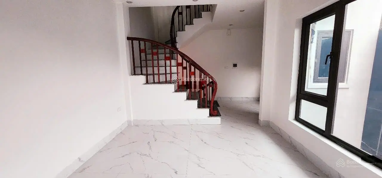 Bán nhà ngọc trì thạch bàn - cách mặt phố 1 nhà - ngõ ô tô đỗ cổng, dt 30m2, mt 4m giá : 6,05tỷ