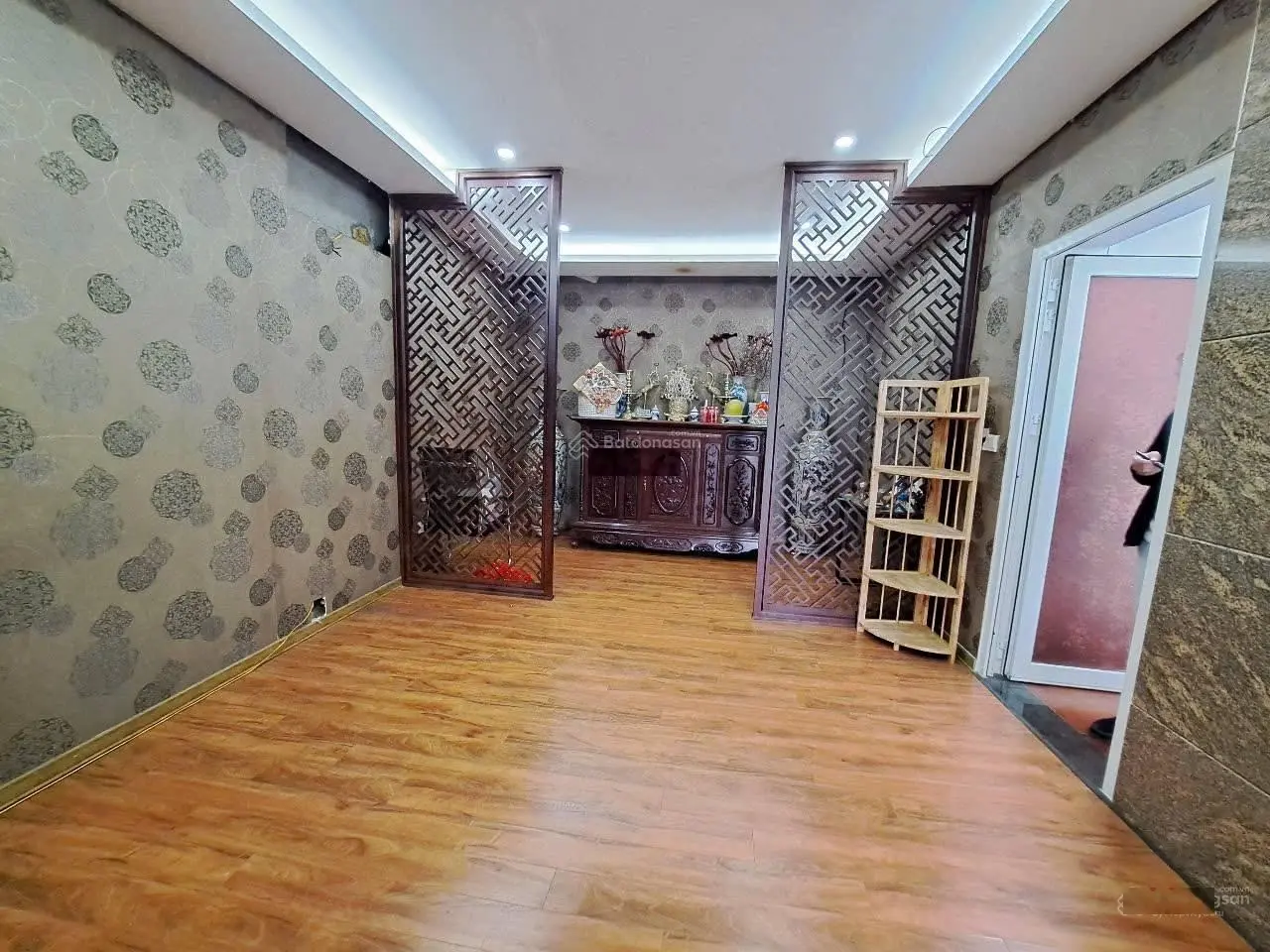 Bán nhà riêng đẹp, Hoàng Cầu,Ô tô, vỉa hè,kinh doanh 23,9 tỷ,60m2,6PN, 6WC,7 tầng, nhiều tiện ích,