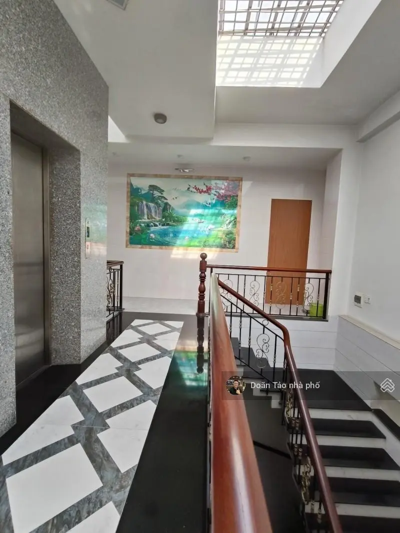 Ngộp bank giảm chào 15 tỷ chỉ còn 37 tỷ - biệt thự mặt tiền Kinh Dương Vương 267m2, 5T thang máy