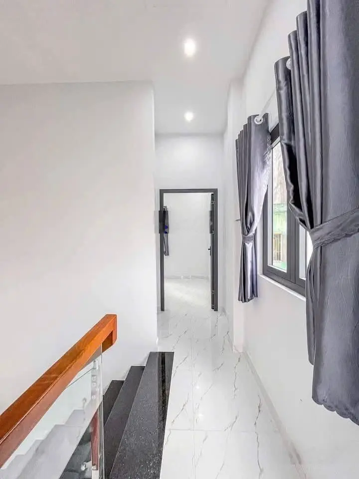 Cần bán nhà 1 trệt 1 lầu 3pn, tại bình chánh giá chỉ 1,75 tỷ