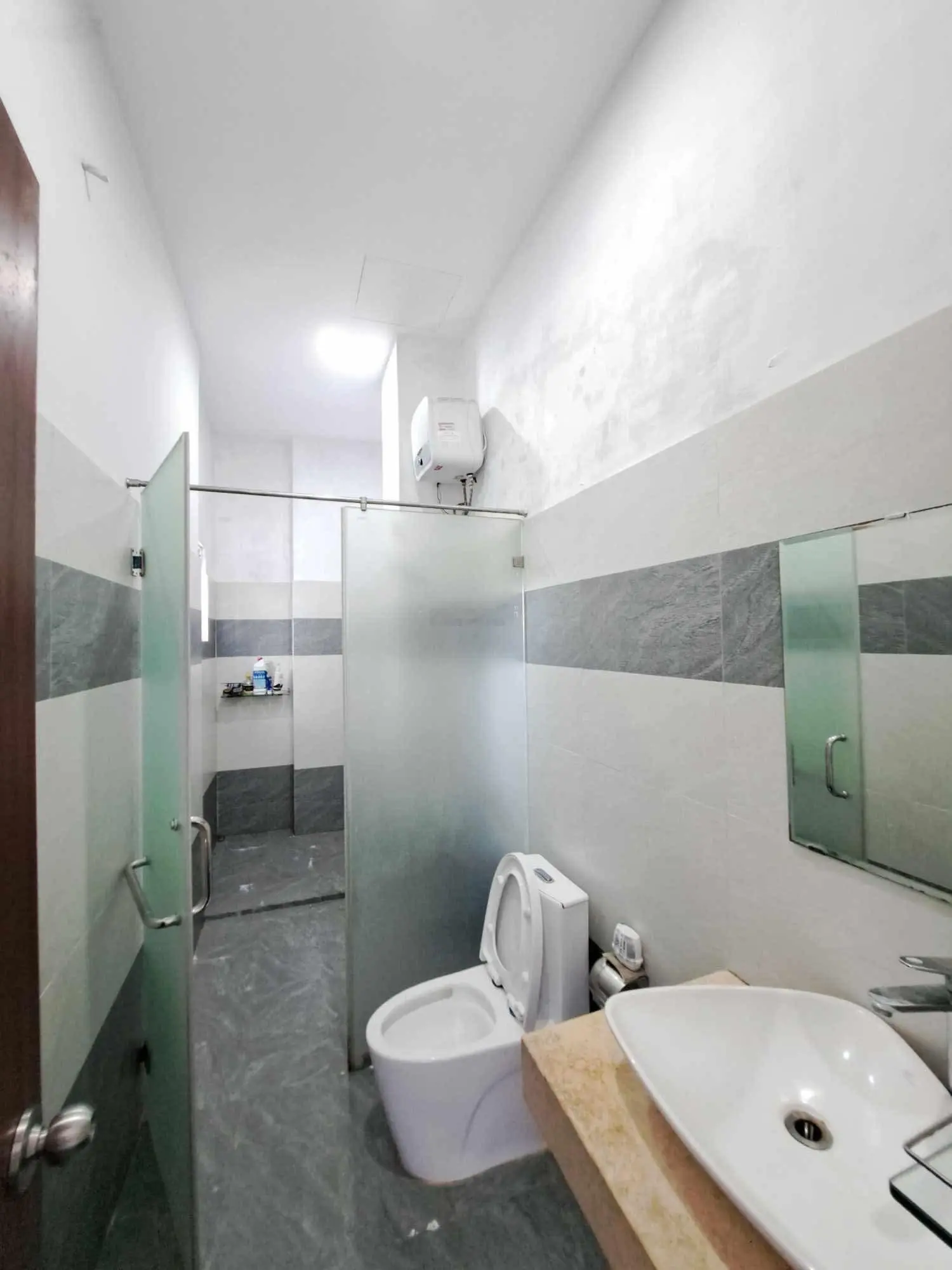 Bán nhà 3 tầng 3 mê, diện tích 103m2 đường 7,5m lề 4m gần ngay Bùi Tá Hán
