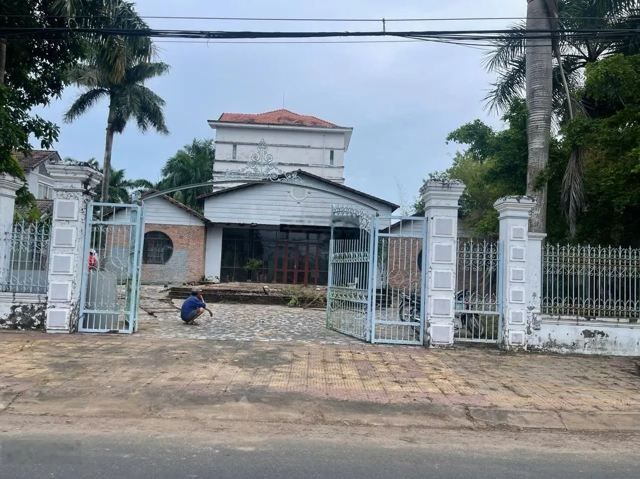 Bán nhà mặt tiền đường thành phố Bạc Liêu LH 0946 567 *** Hiểu
