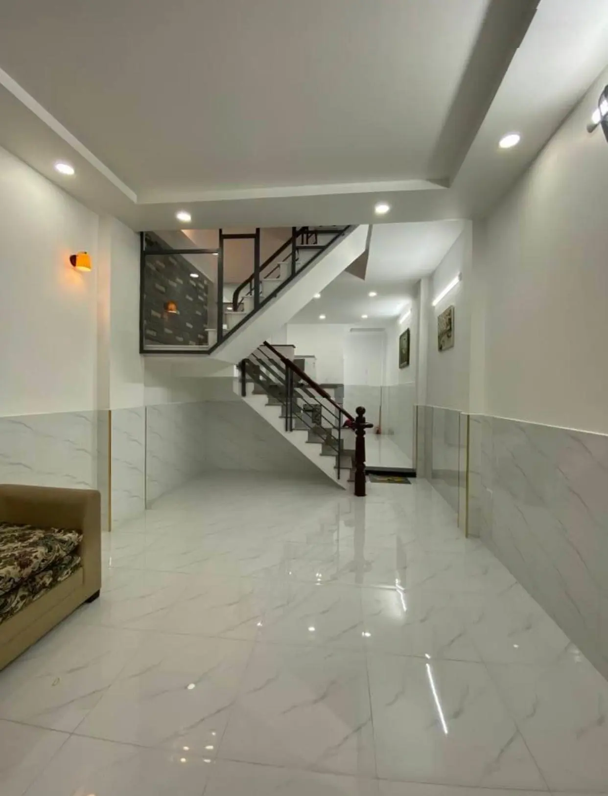Bán gấp nhà Nguyễn Thiện Thuật, Phường 2, Quận 3 48m2, GIÁ 2TỶ790TR