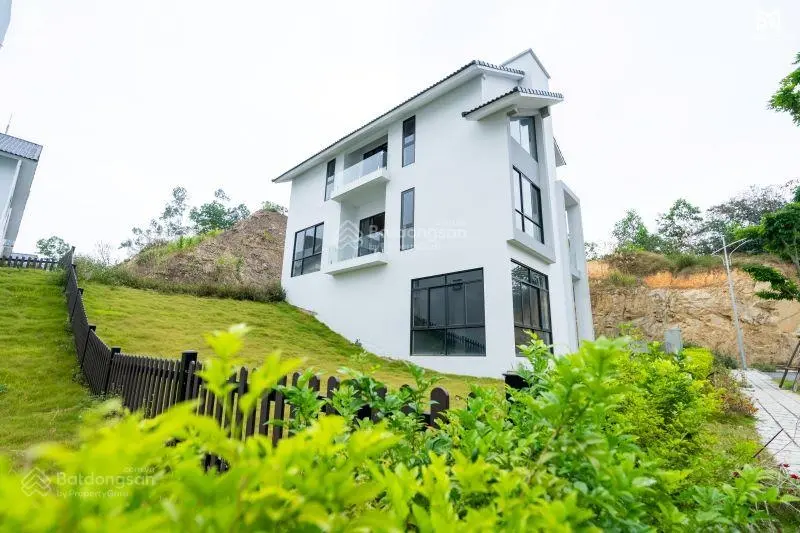 Bán Biệt thự đơn lập có sân vườn rộng tại Xanh Villas Hòa Lạc giá rẻ nhất thị trường LH 0899269331