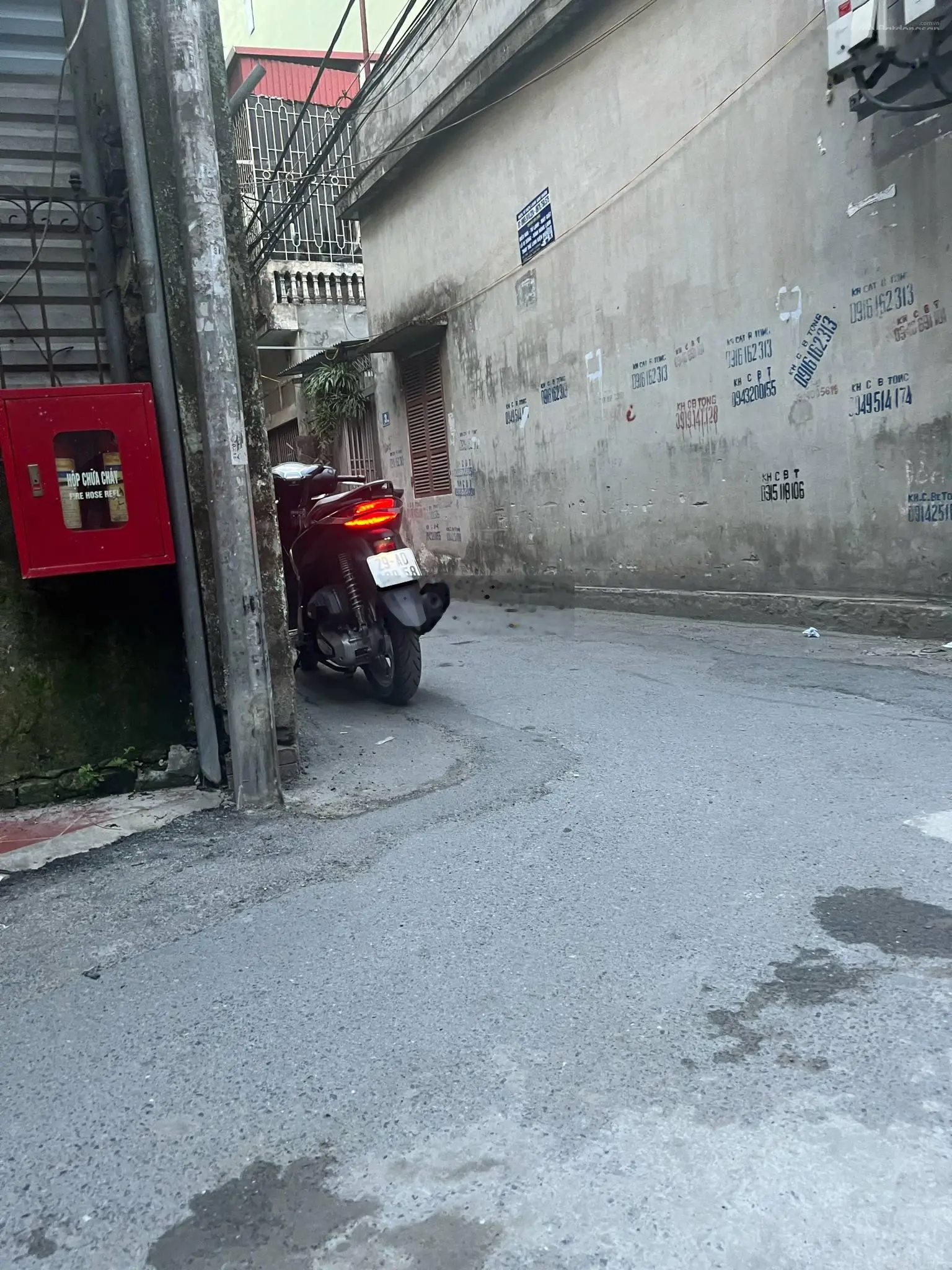 bán nhà phân lô phú đô ngõ to sát phố dt: 42m, nhà: 5t, mt: 3.8m, giá: 8 t