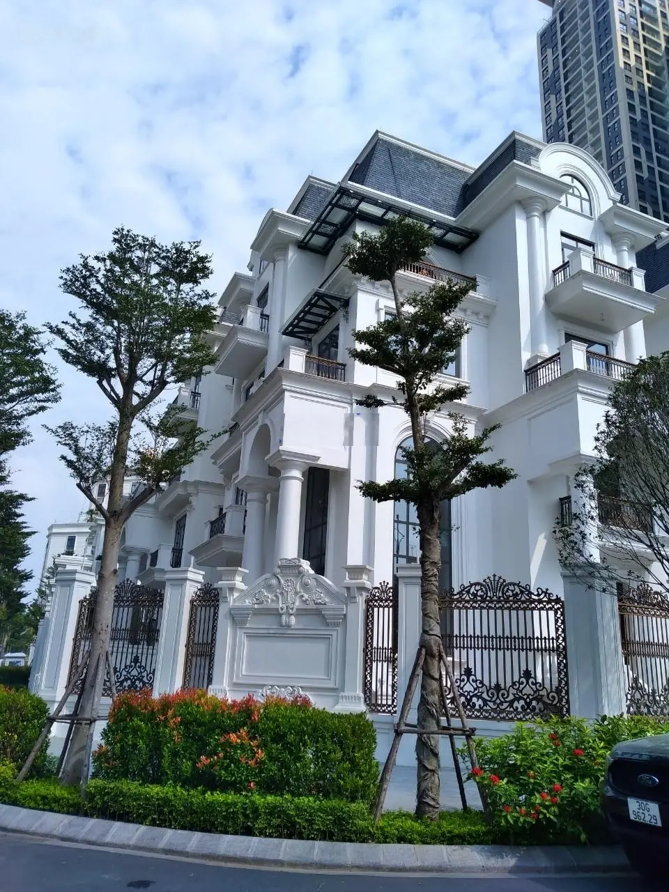 Bán siêu biệt thự số 1 tại Mỹ Đình biệt thự The Zei LH: 0944420816