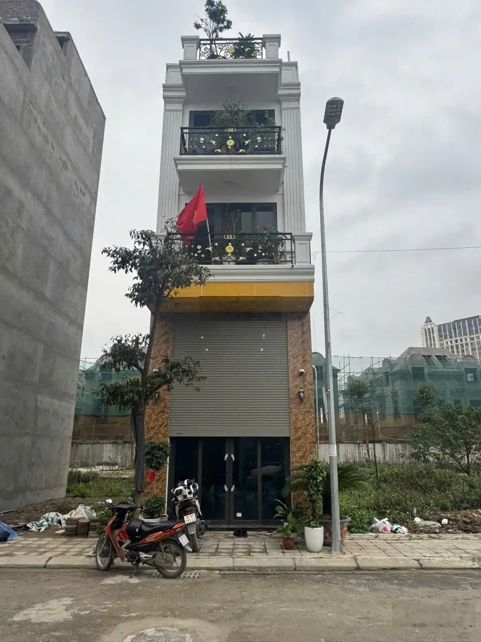 Cần bán gấp nhà 40m2 MT 4m đường phân lô ô tô tránh nằm trong KĐT cách Mỹ Đình 3km
