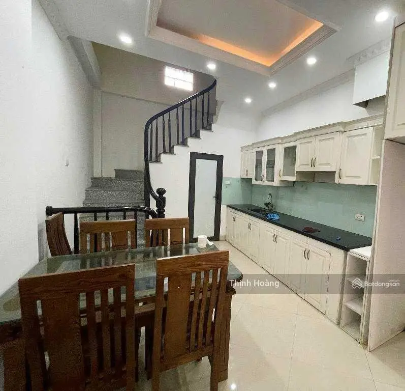 Nhà đẹp: Phố Ngọc Trì diện tích 165m2: 5 tầng full nội thất