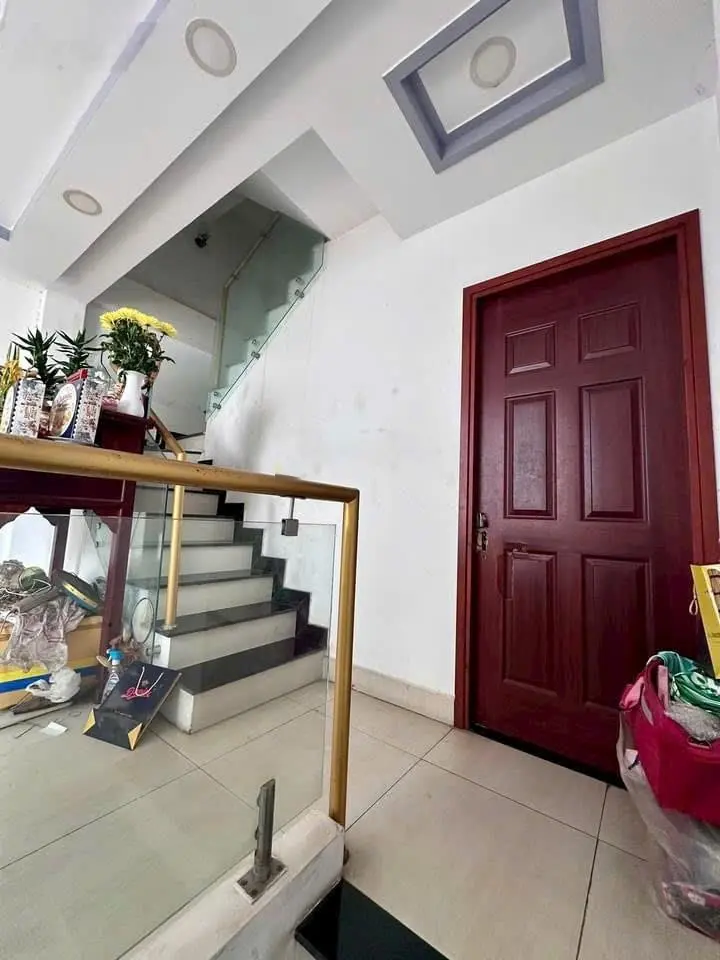 Bán nhà hẻm xe hơi khu đẹp 4,4 x 11m. Đúc 4.5 tấm. nhà đẹp hc đủ giá 5.85 tỷ TL chính chủ