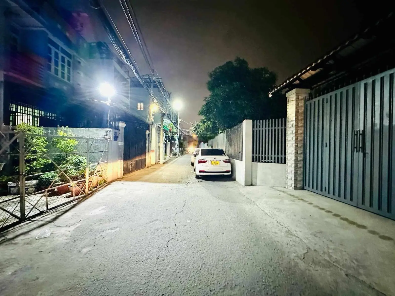 Căn góc hẻm xe tải đối diện Vạn Phúc City. 40m2 4x10 2PN. Giá 4.6 tỷ