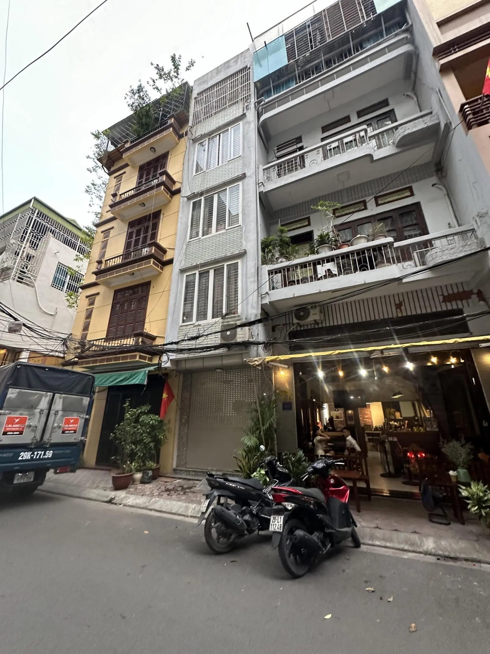 Bán nhà Phân lô Nguyễn Chí Thanh -38m 7 tầng thang máy-KD,Ô tô tránh-Vỉa hè Giá :15.x Tỷ