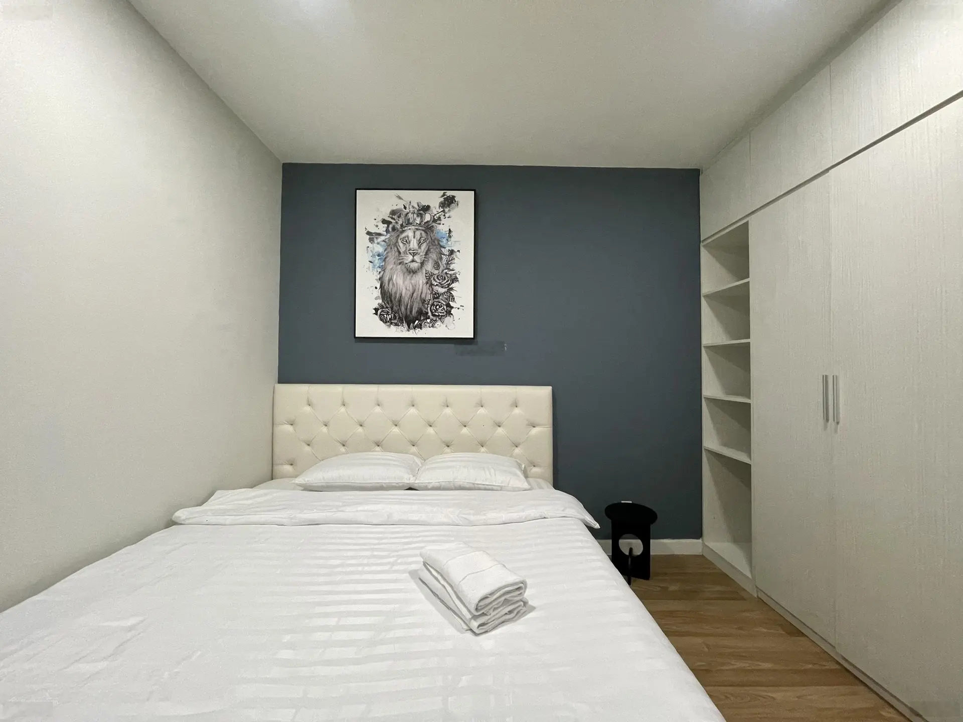 Cần bán căn hộ Grand Riverside 3PN giá 5.5 tỷ bao thuế DT: 104m2, đường Bến Vân Đồn, Q4 view Q1
