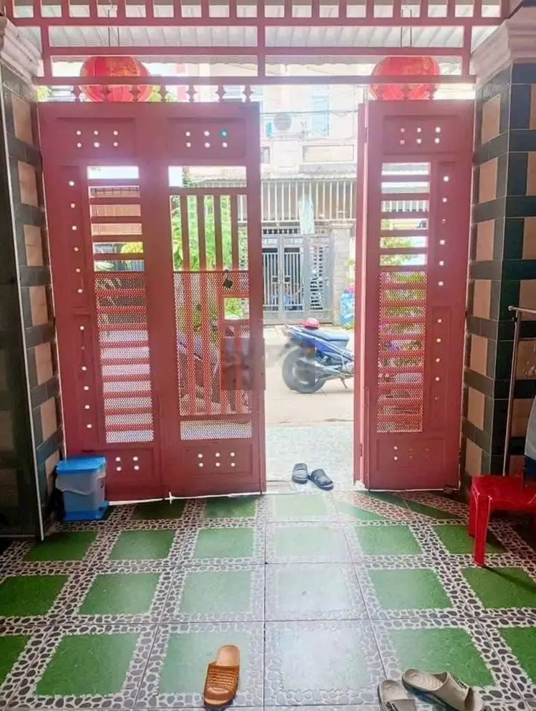 Nhà 1 trệt 1 lầu ngay Vincom Dĩ An đường 7m đẹp tặng full nội thất