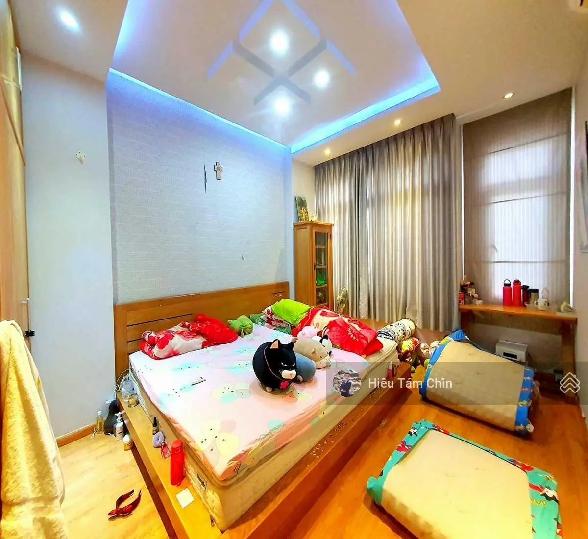 Nhà rất rộng đẹp, 3 Tầng + mái BTCT, xe hơi đỗ cửa, chính chủ lâu đời