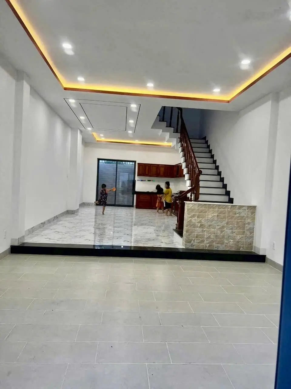Bán nhà 3 tầng mới kđt hà quang 1 , nhà rất mới giá tốt nhất khu vực / ac xem nhà 0379968911 em thu